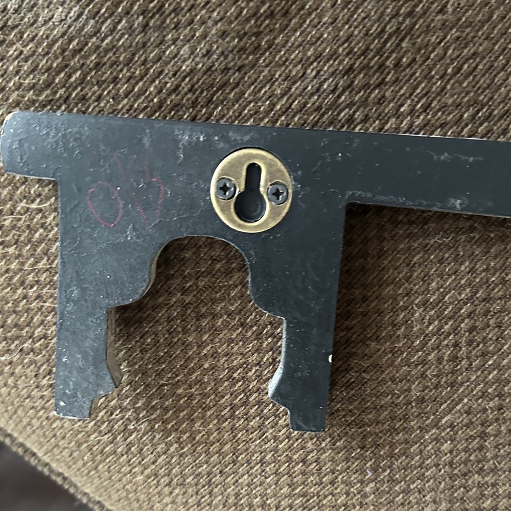 Rustic Brown Wall Key Decor - Picture 5 of 9